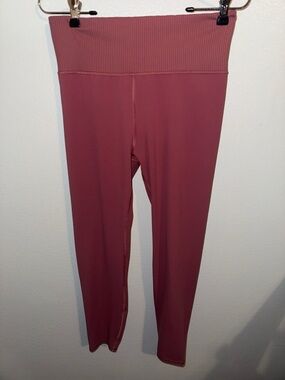 Vuori Ribbed-Waist Leggings in Dusty Rose